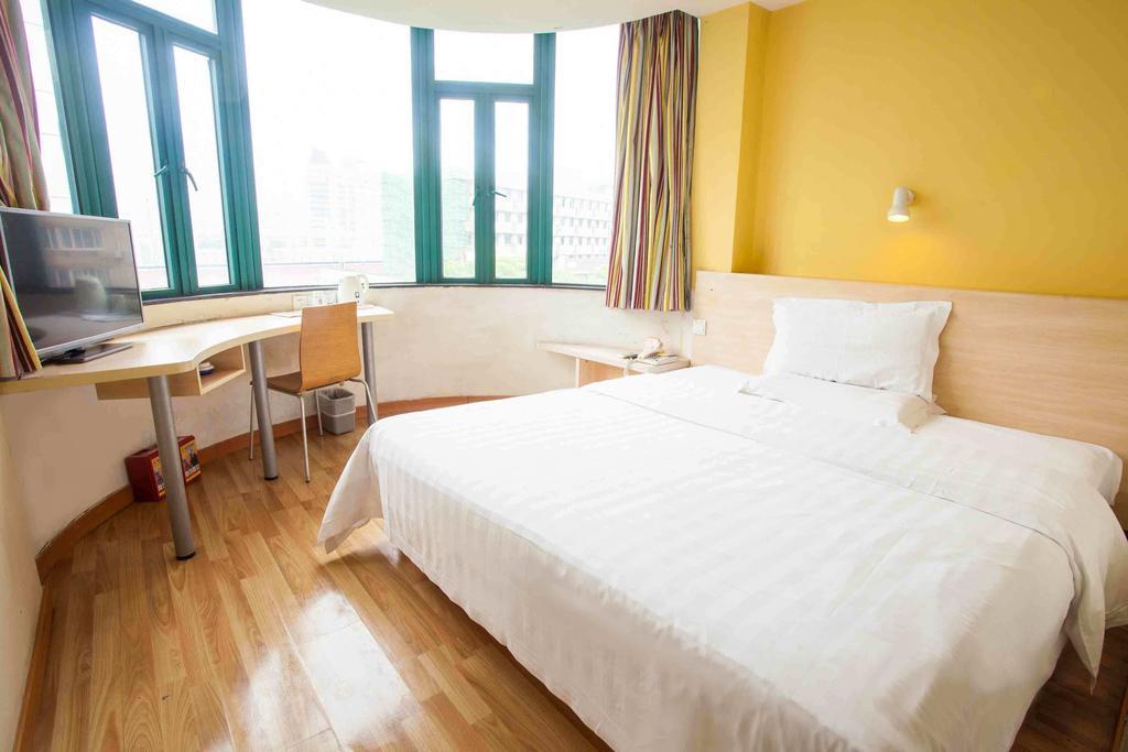 7Days Inn Bazhong Nanchi South Road Phoenix City Eksteriør billede